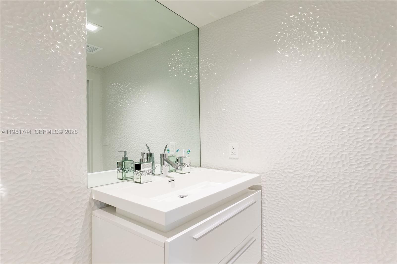 1830 S Ocean Dr 2903 photo 16