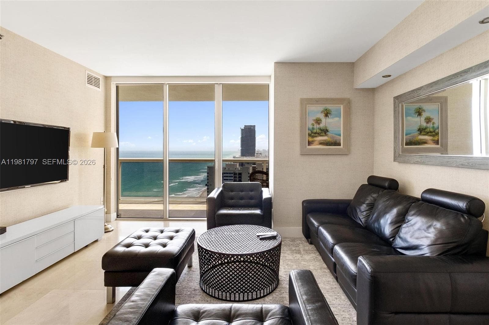 1830 S Ocean Dr 2904 photo 2