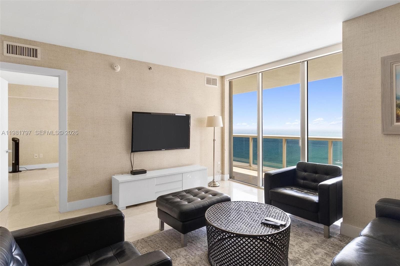 1830 S Ocean Dr 2904 photo 3
