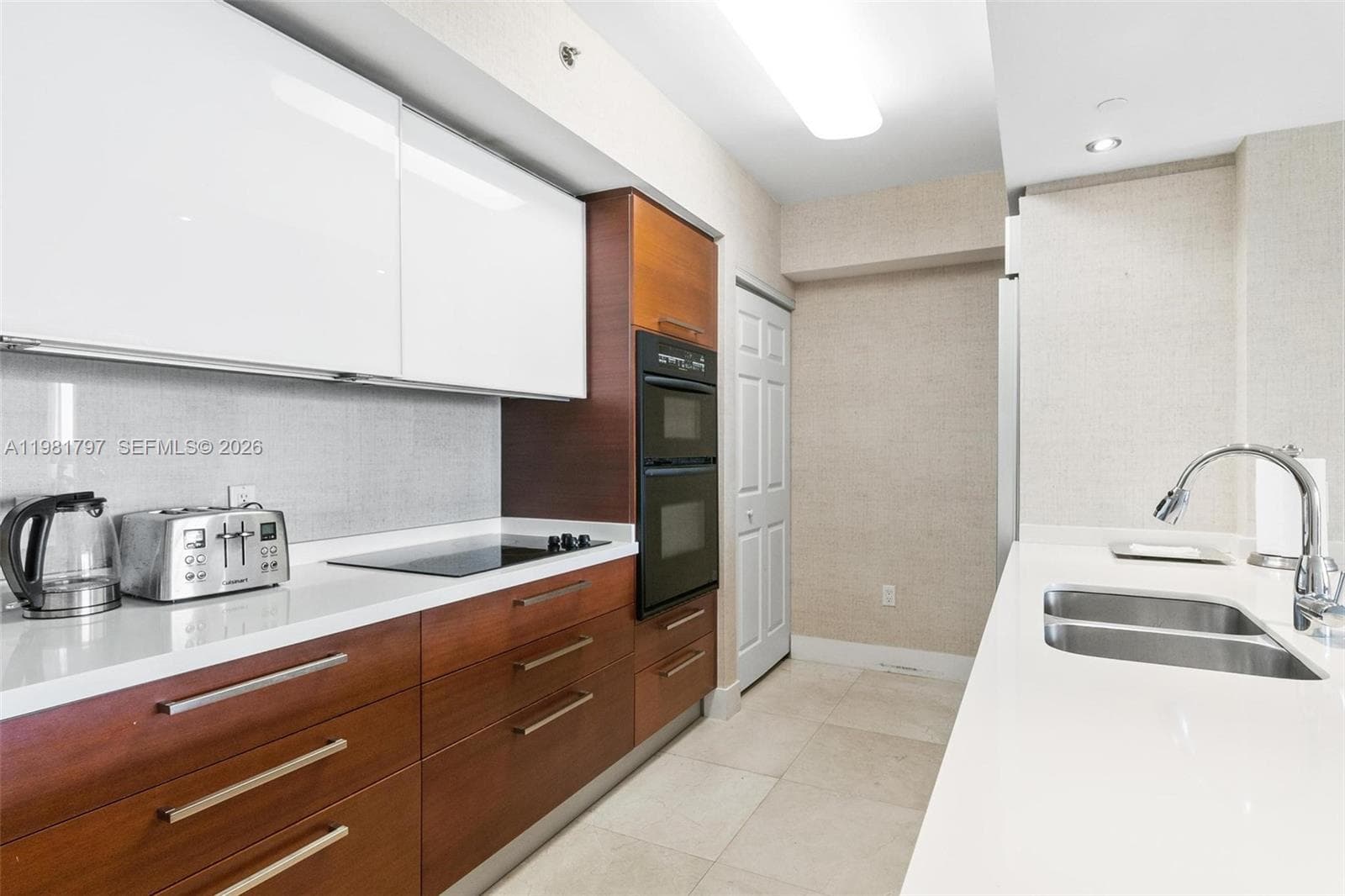 1830 S Ocean Dr 2904 photo 8