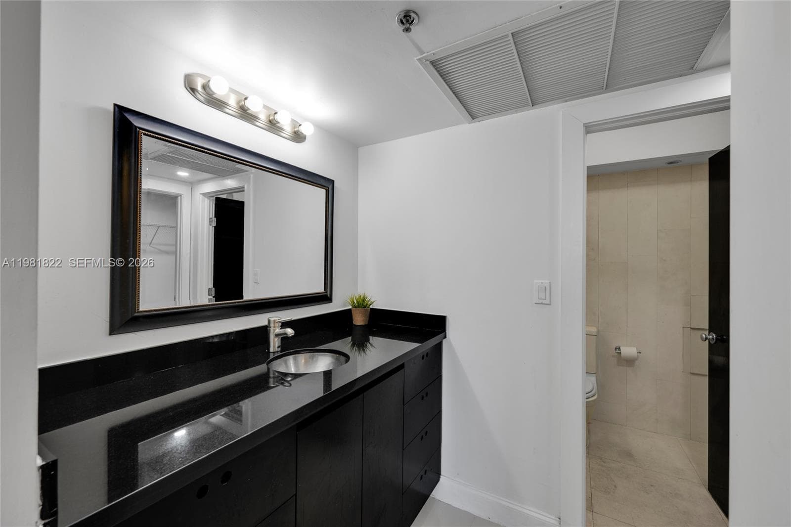 100 Lincoln Rd 1511 photo 20