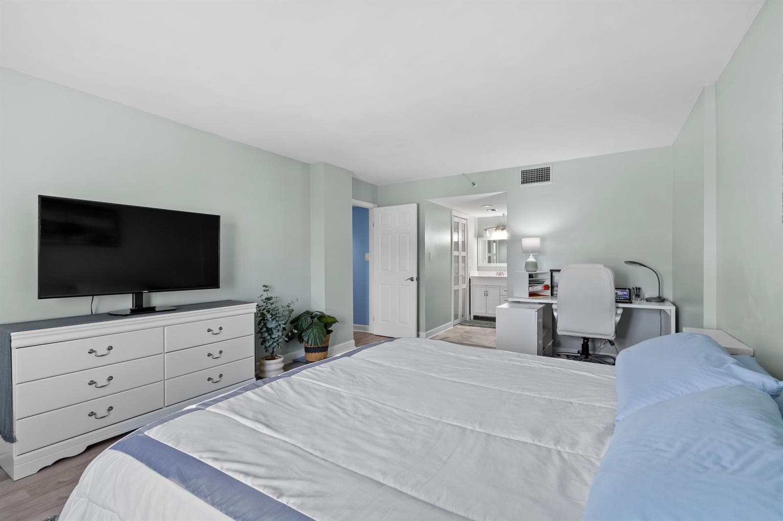 801 S Ocean Drive 503 photo 25