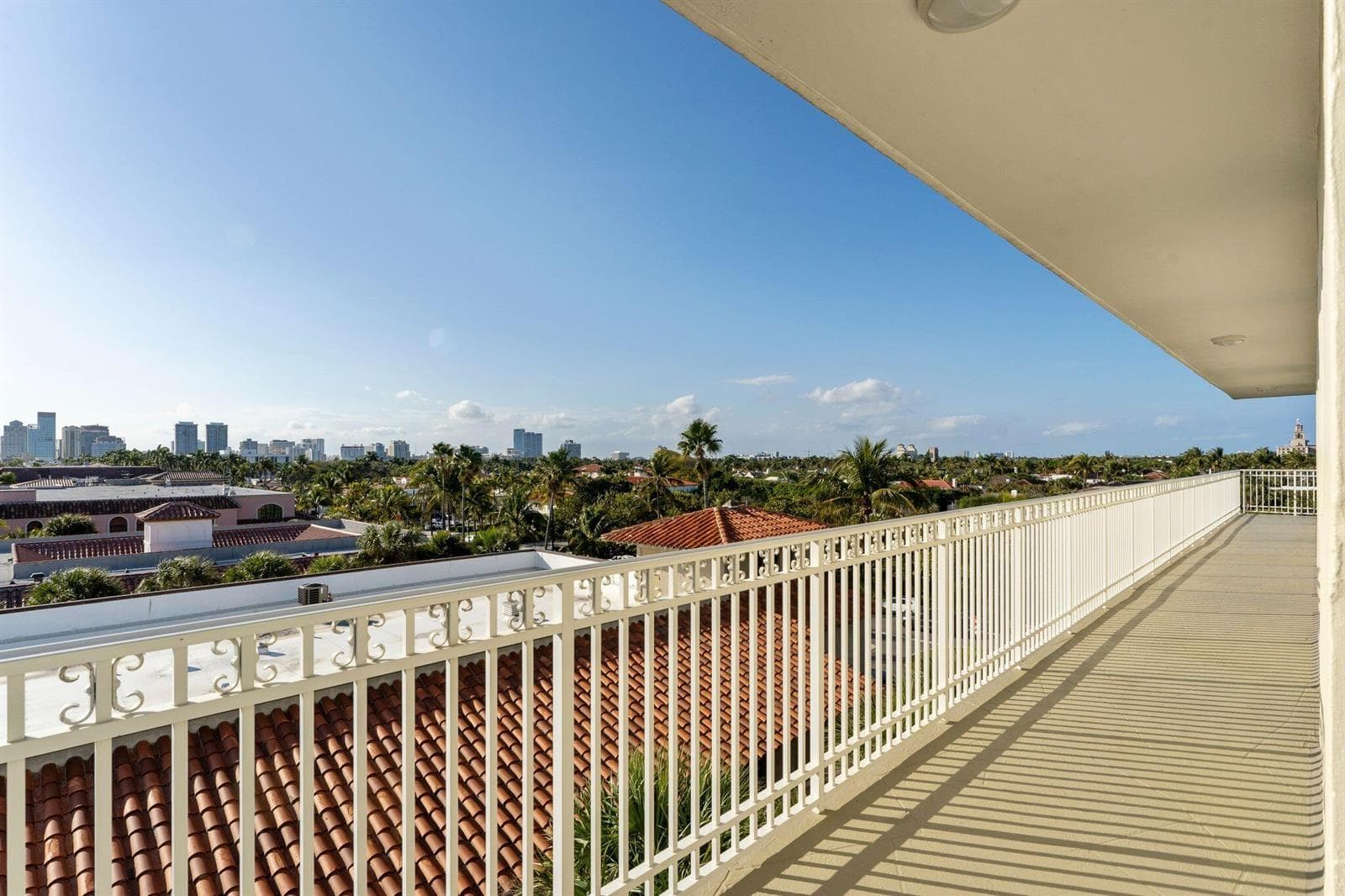 100 Royal Palm Way G5 photo 13