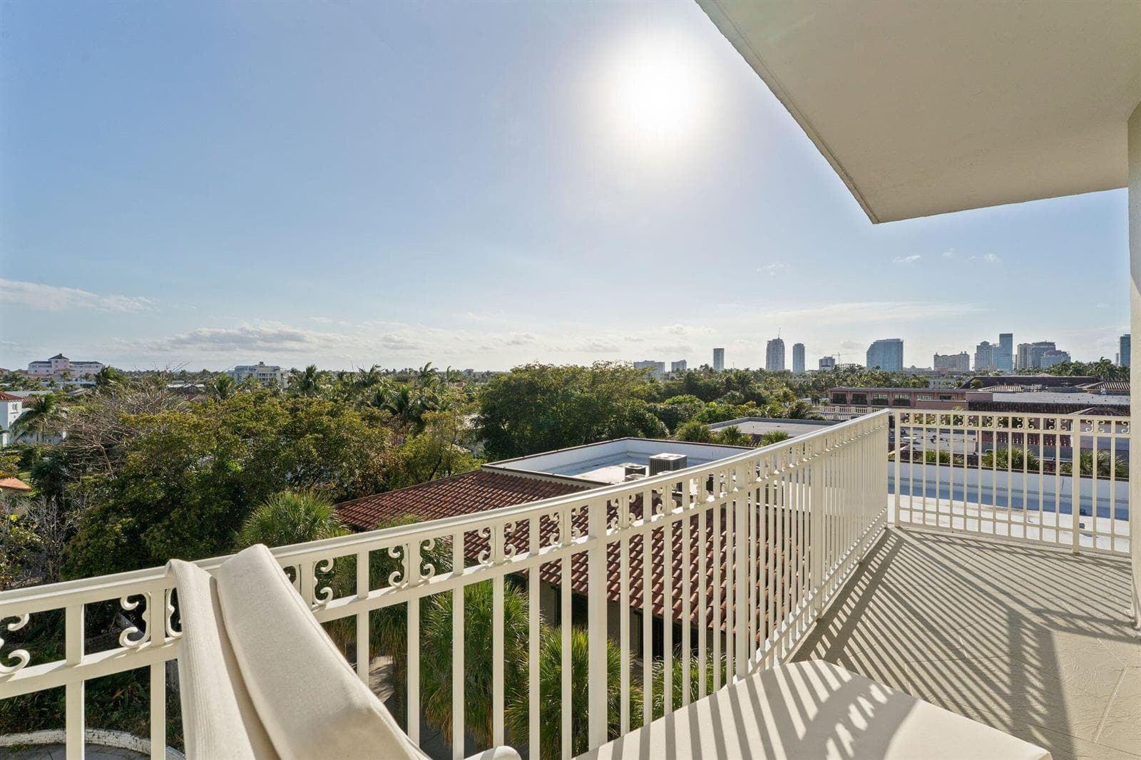 100 Royal Palm Way G5 photo 12