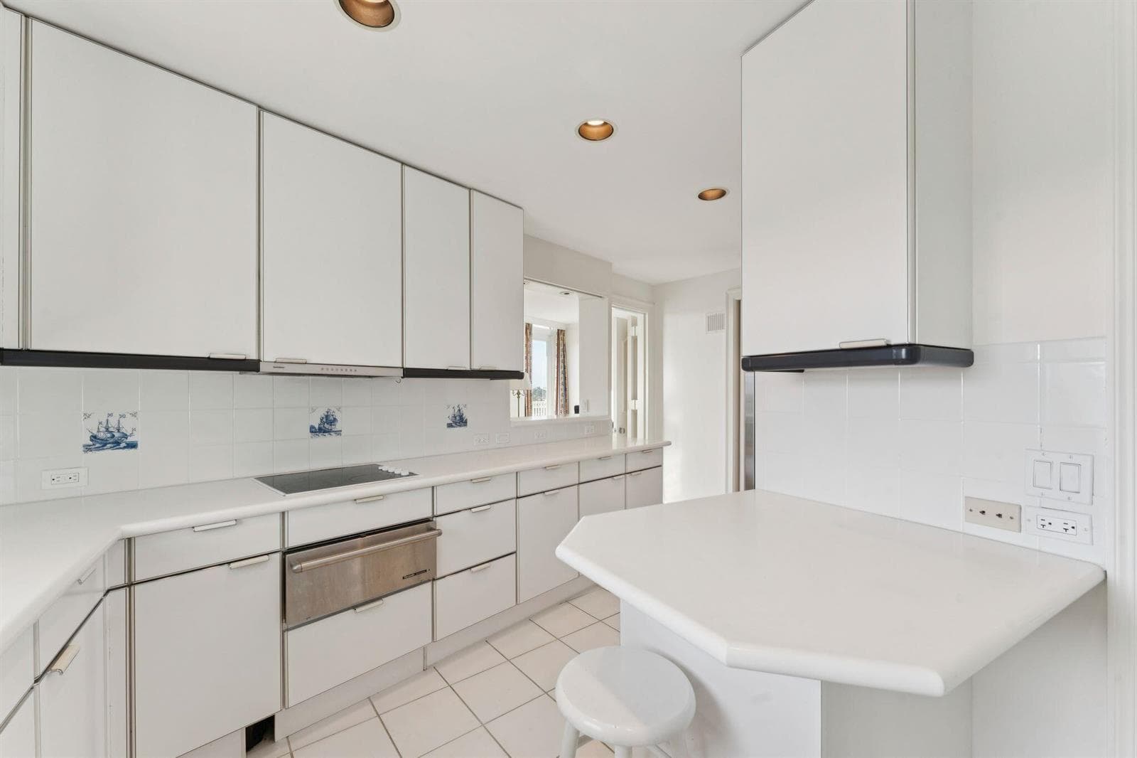 100 Royal Palm Way G5 photo 19