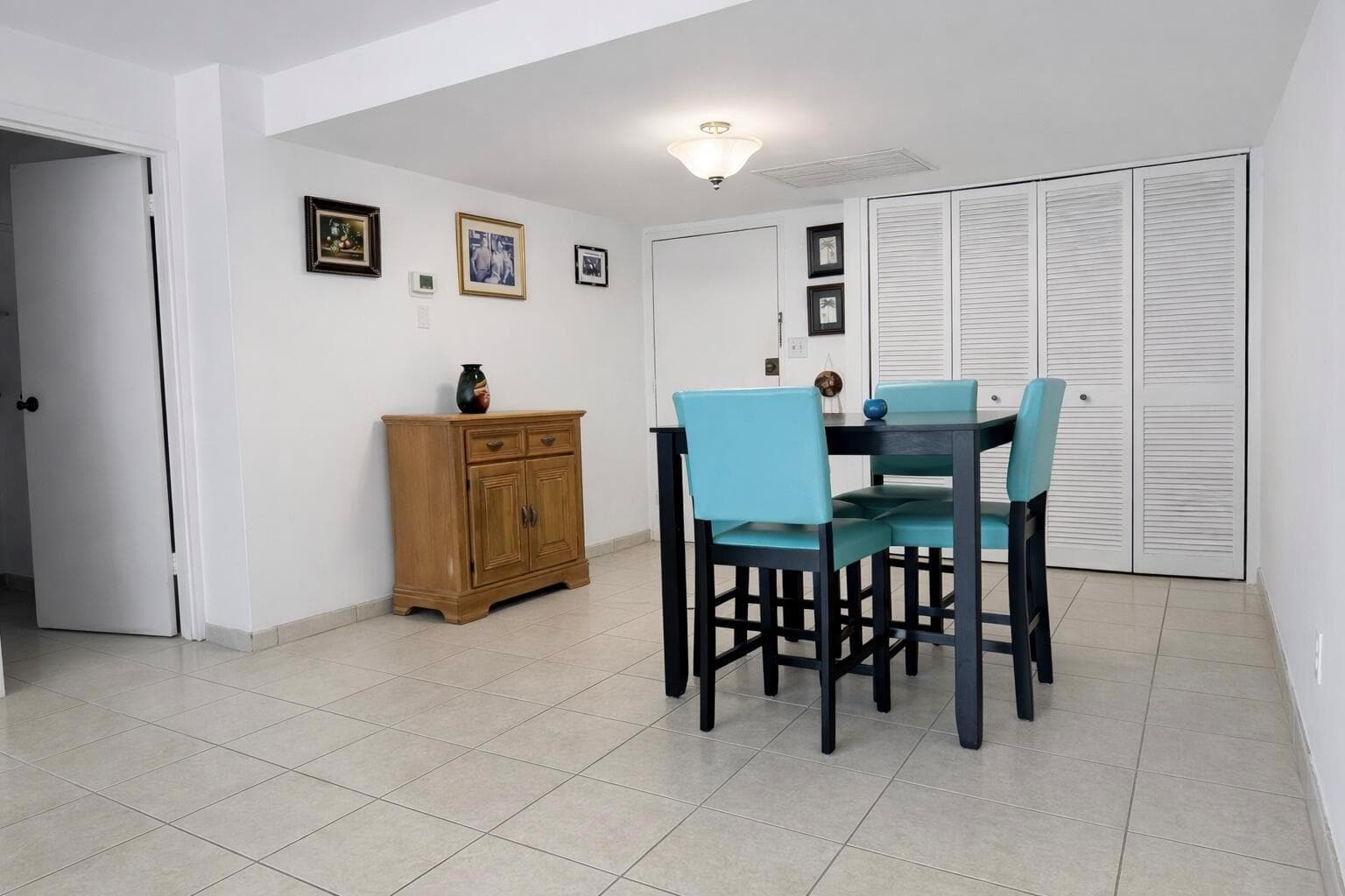 5401 Collins Avenue 1516 photo 11