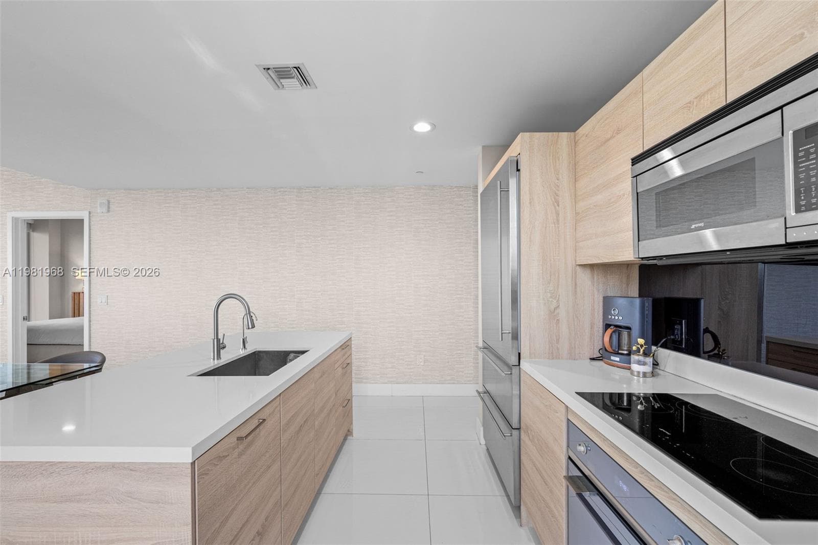 16385 Biscayne Blvd 3201 photo 9