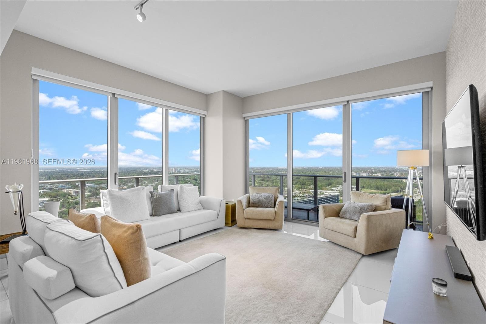 16385 Biscayne Blvd 3201 photo 14