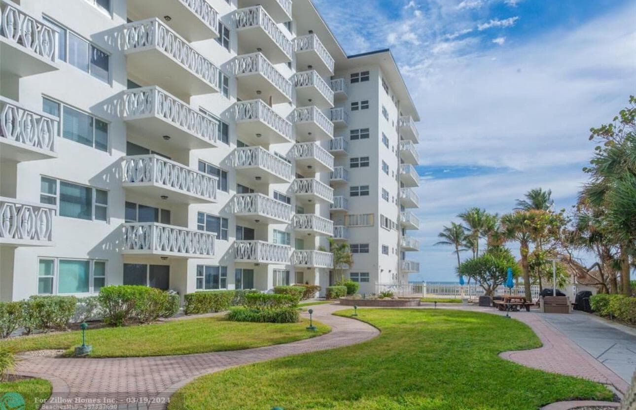 1169 Hillsboro Mile 119 photo 13