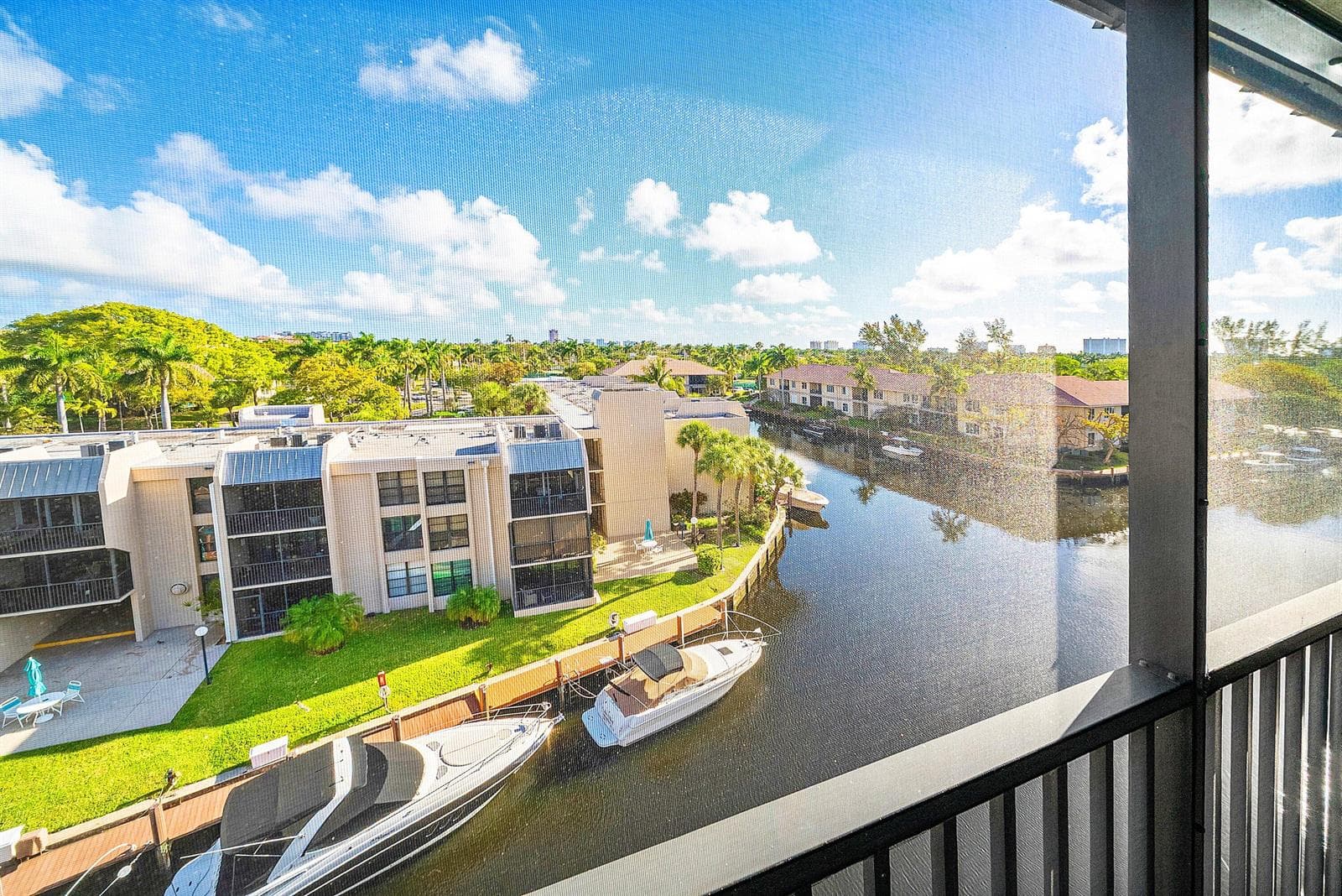 6 Royal Palm Way 605 photo 2