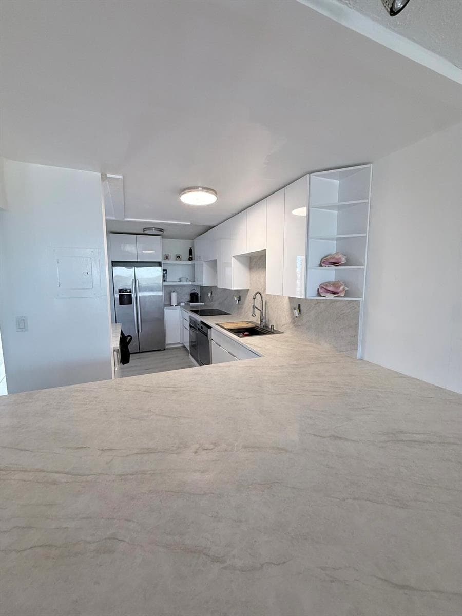 6 Royal Palm Way 605 photo 17