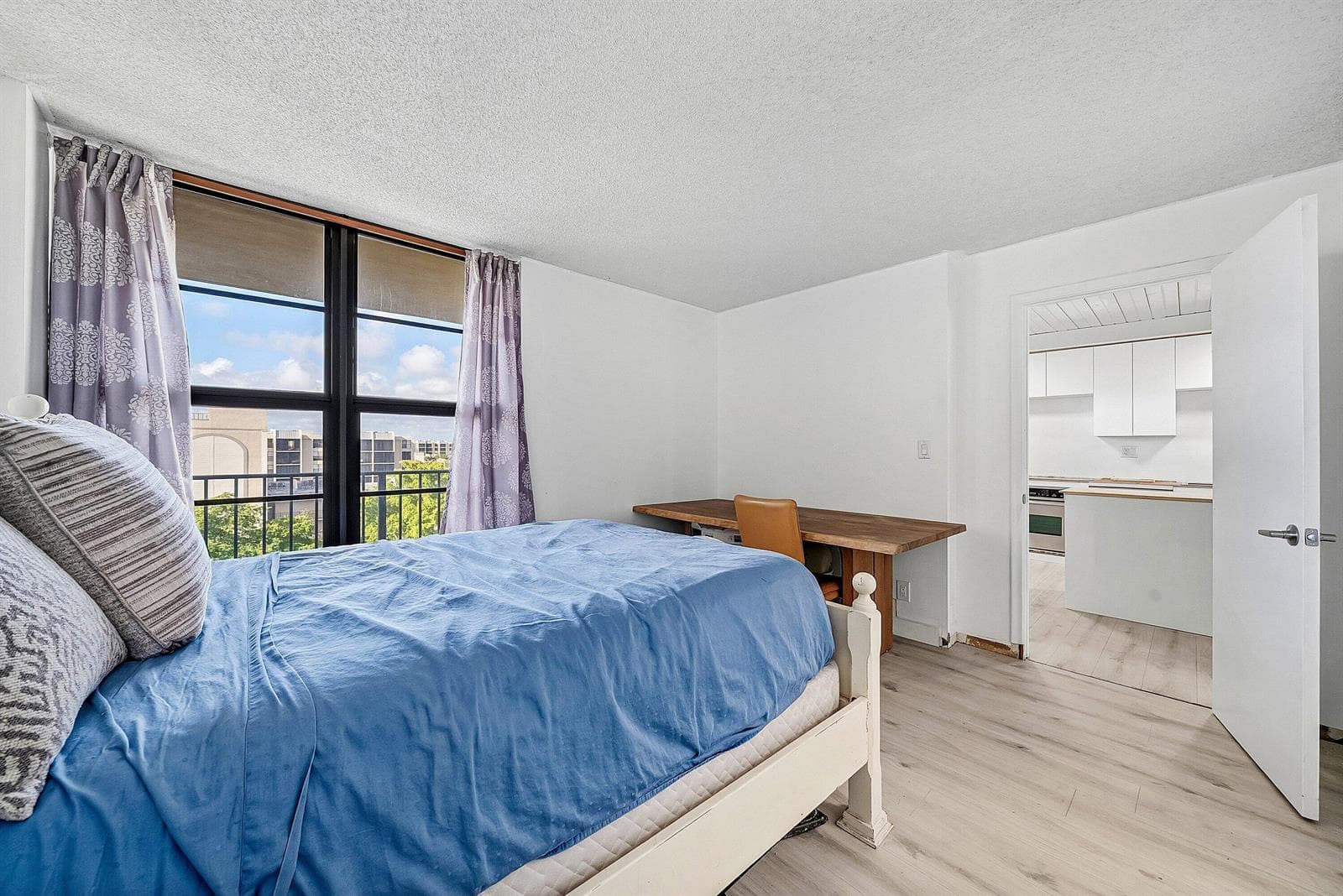 6 Royal Palm Way 605 photo 25
