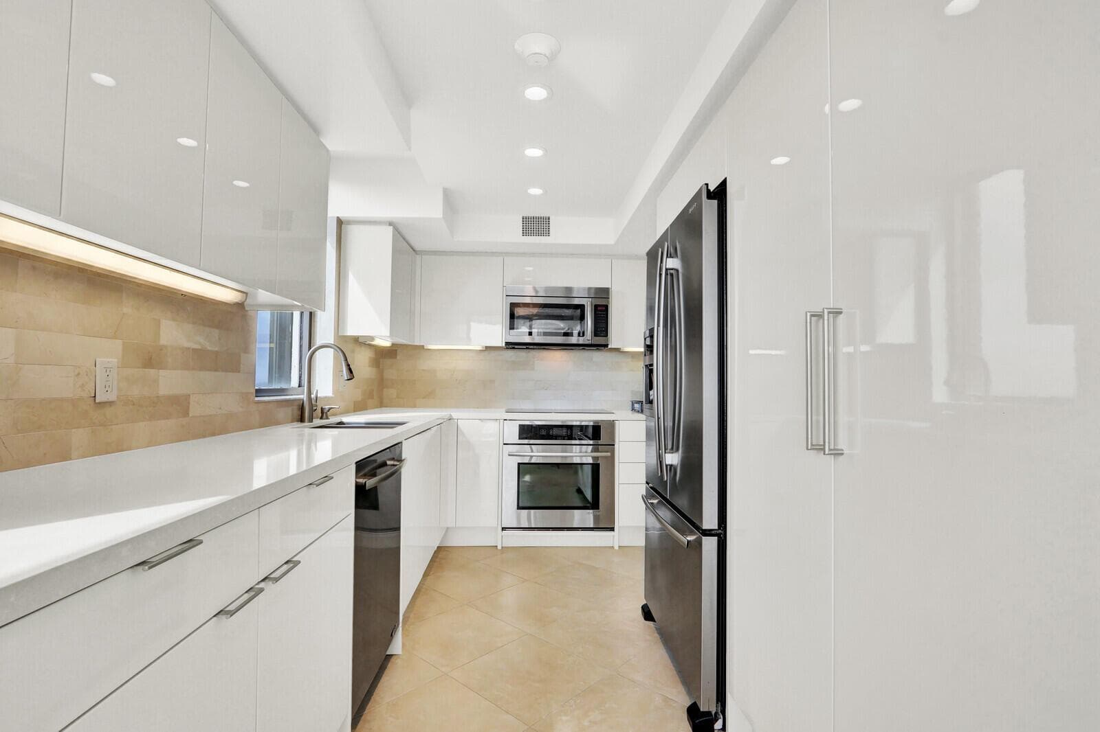 5380 N Ocean Drive 18a photo 10