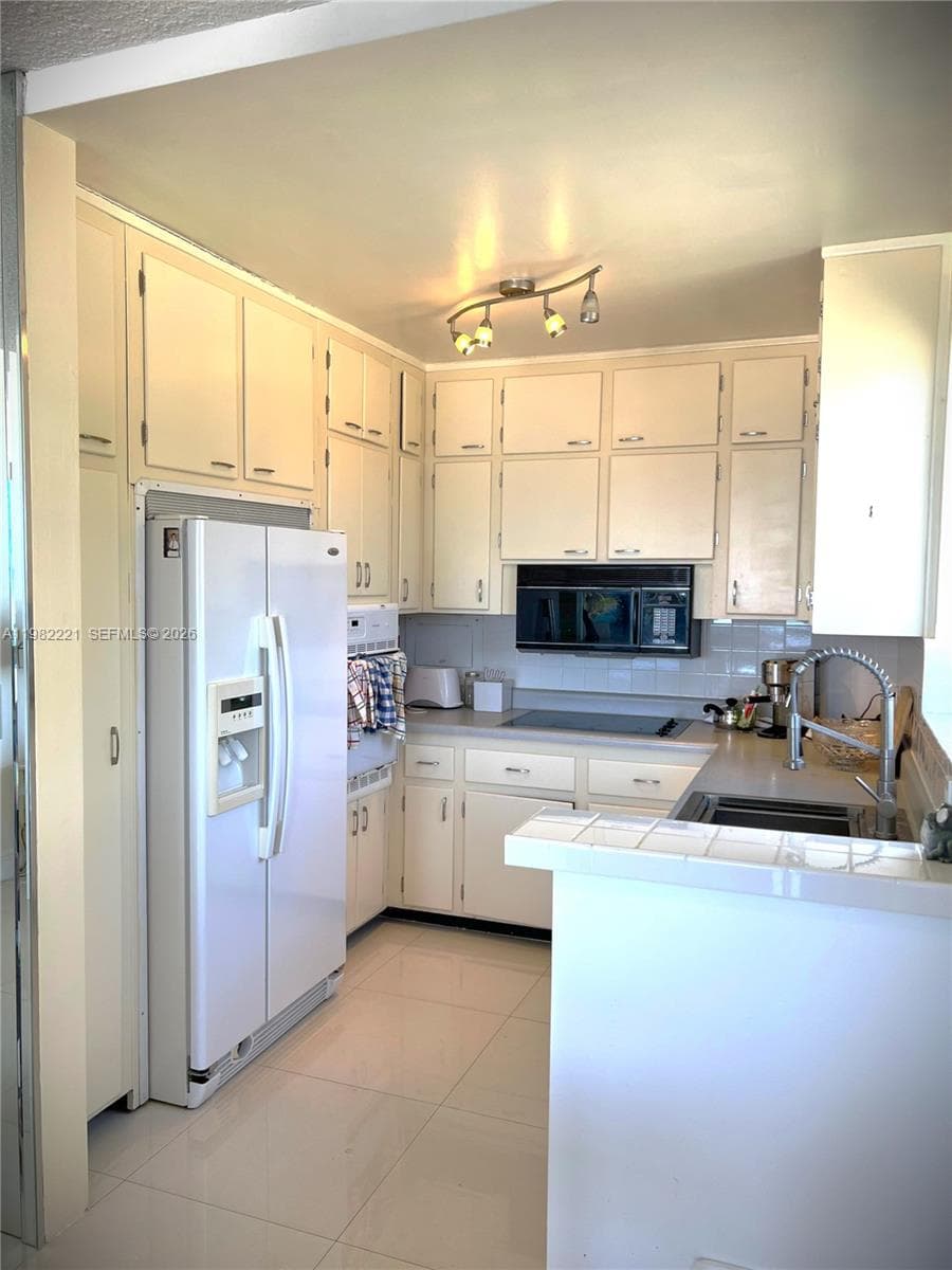 345 N Fort Lauderdale Beach Blvd 202 photo 16