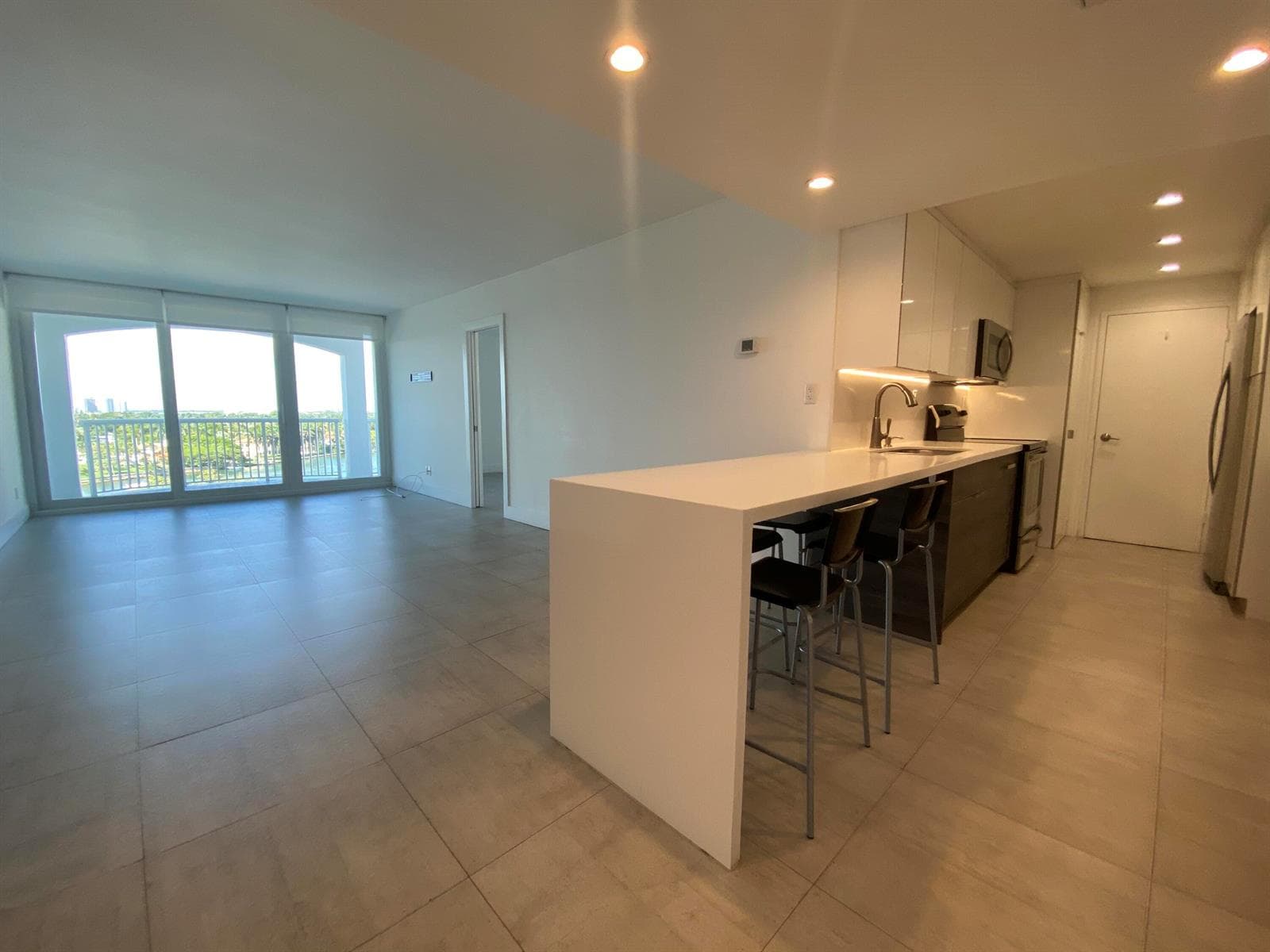 5401 Collins Avenue 620 photo 7