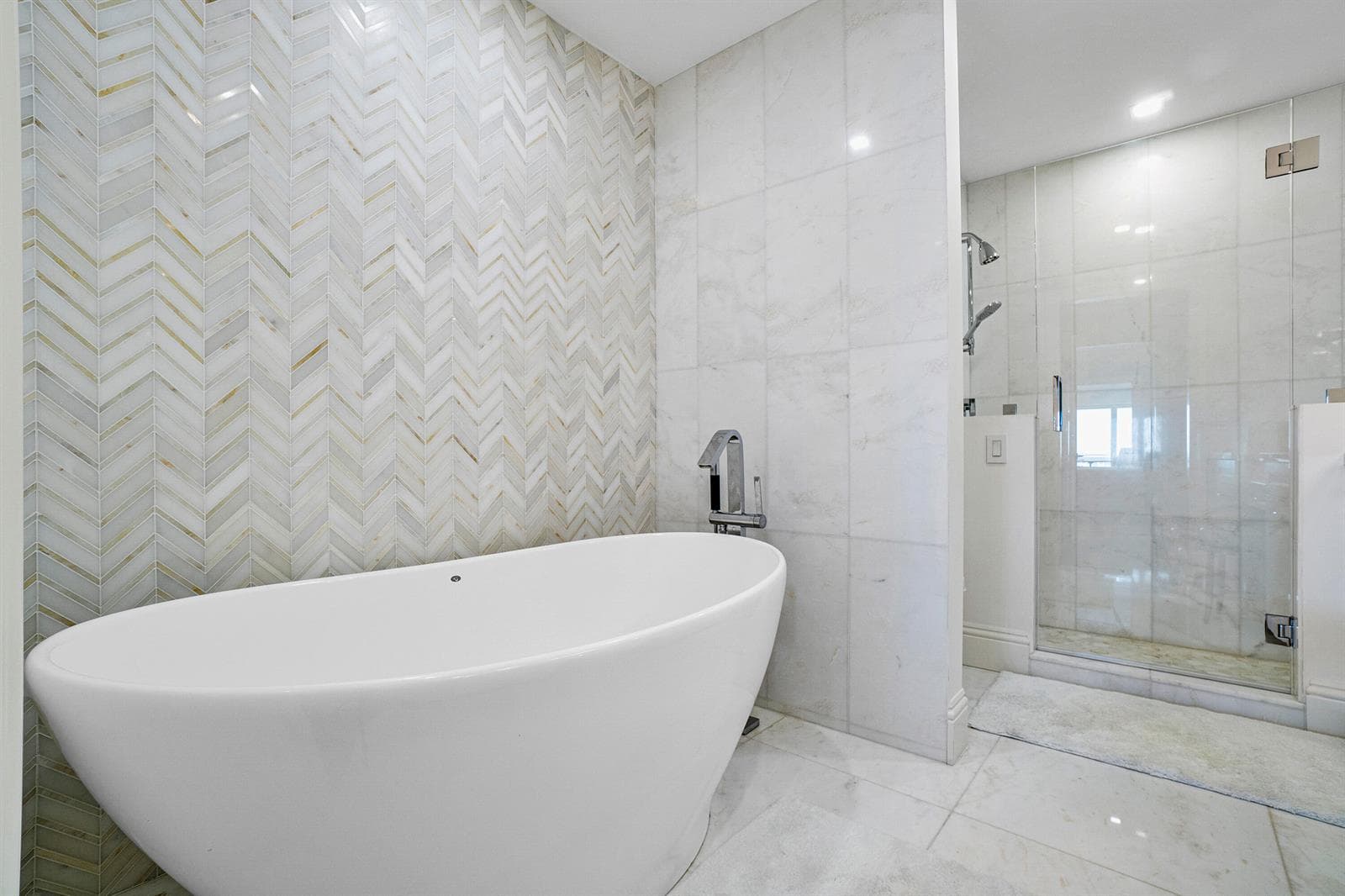 300 S Ocean Boulevard 2d photo 23
