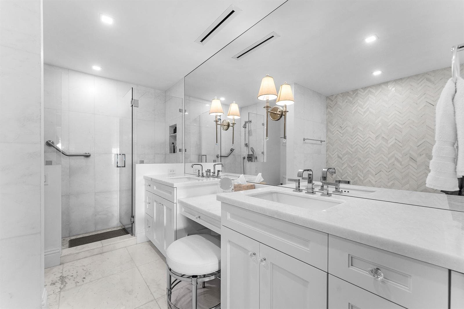 300 S Ocean Boulevard 2d photo 21