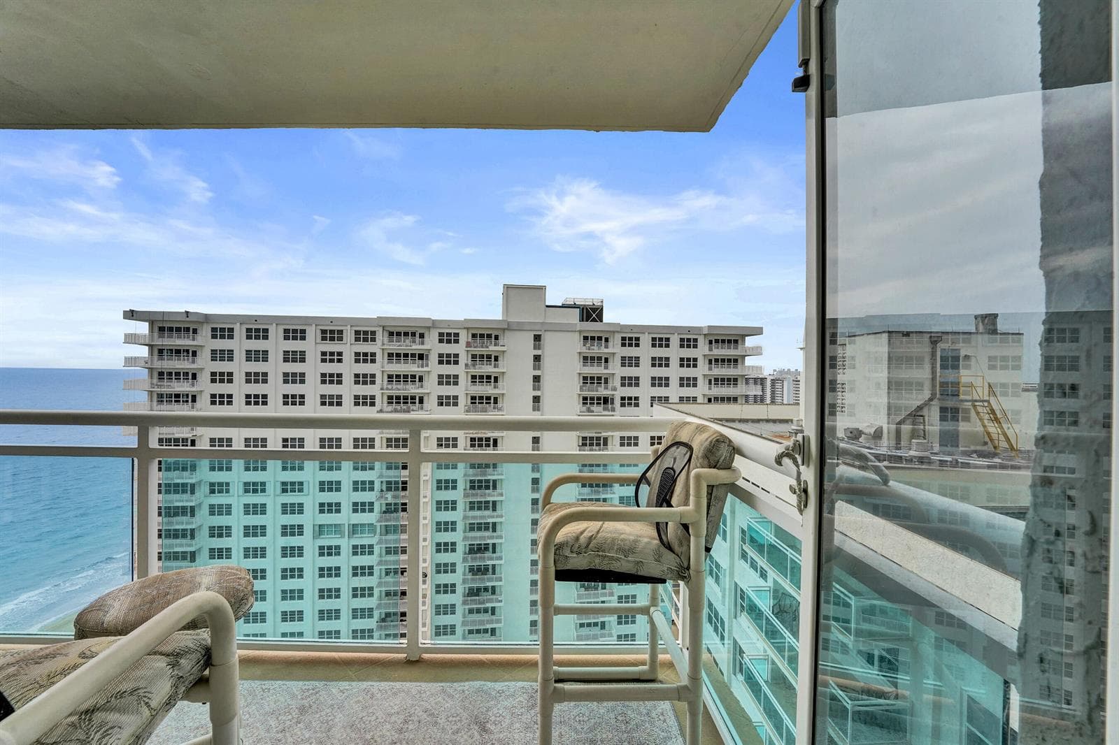 3900 Galt Ocean Drive Apt 1804 photo 16