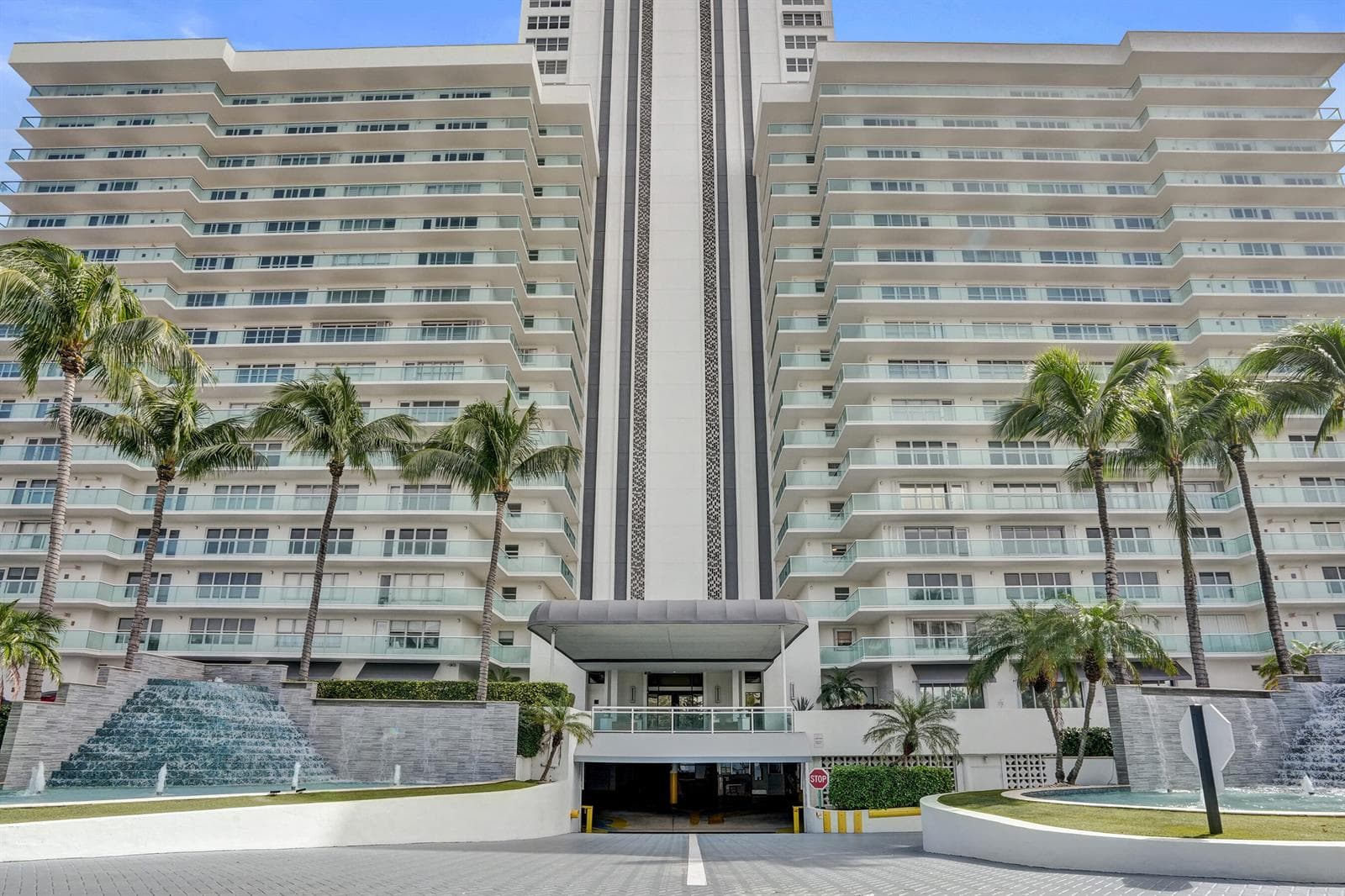 3900 Galt Ocean Drive Apt 1804 photo 1
