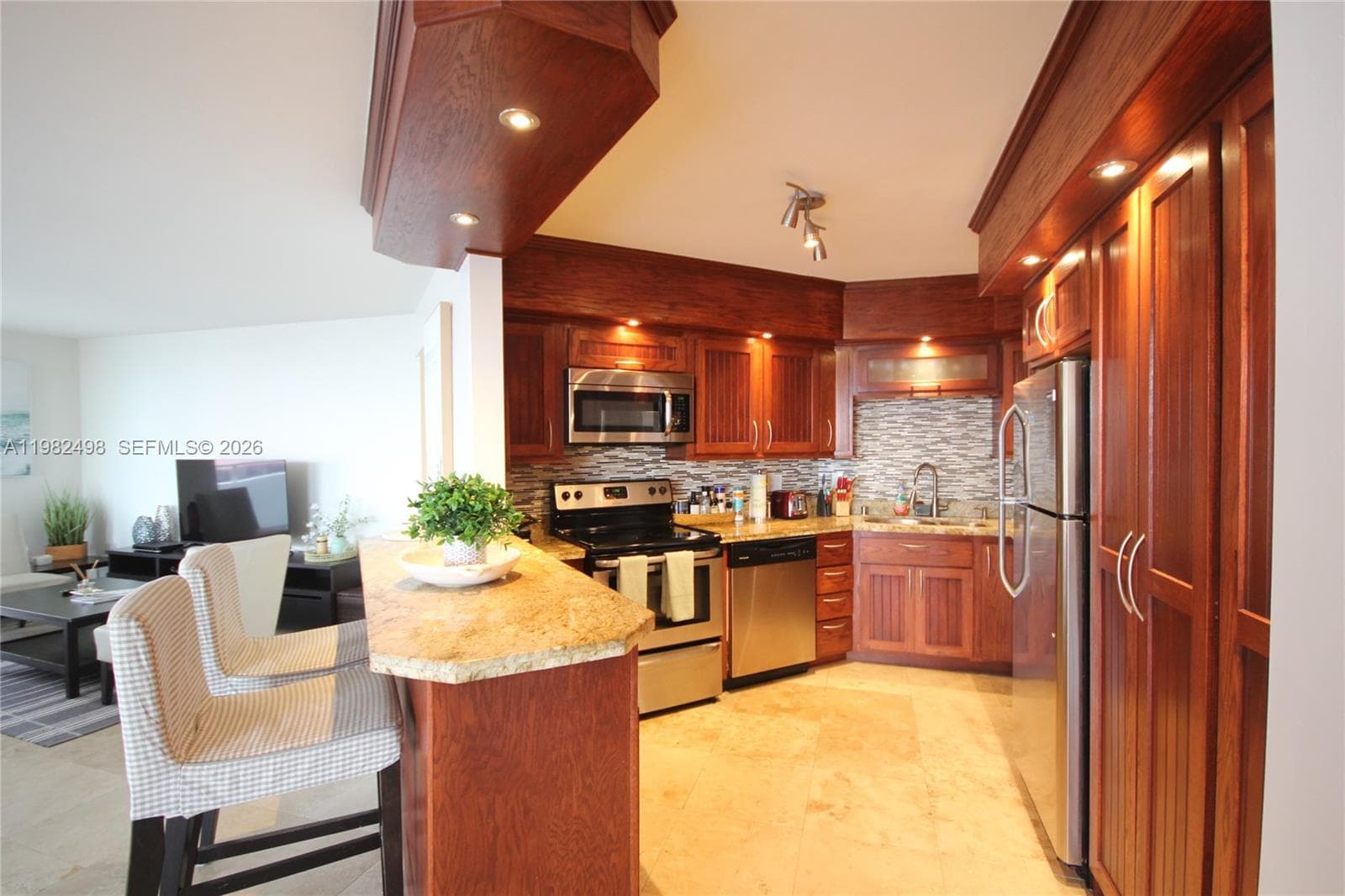 5161 COLLINS AV 1004 photo 8