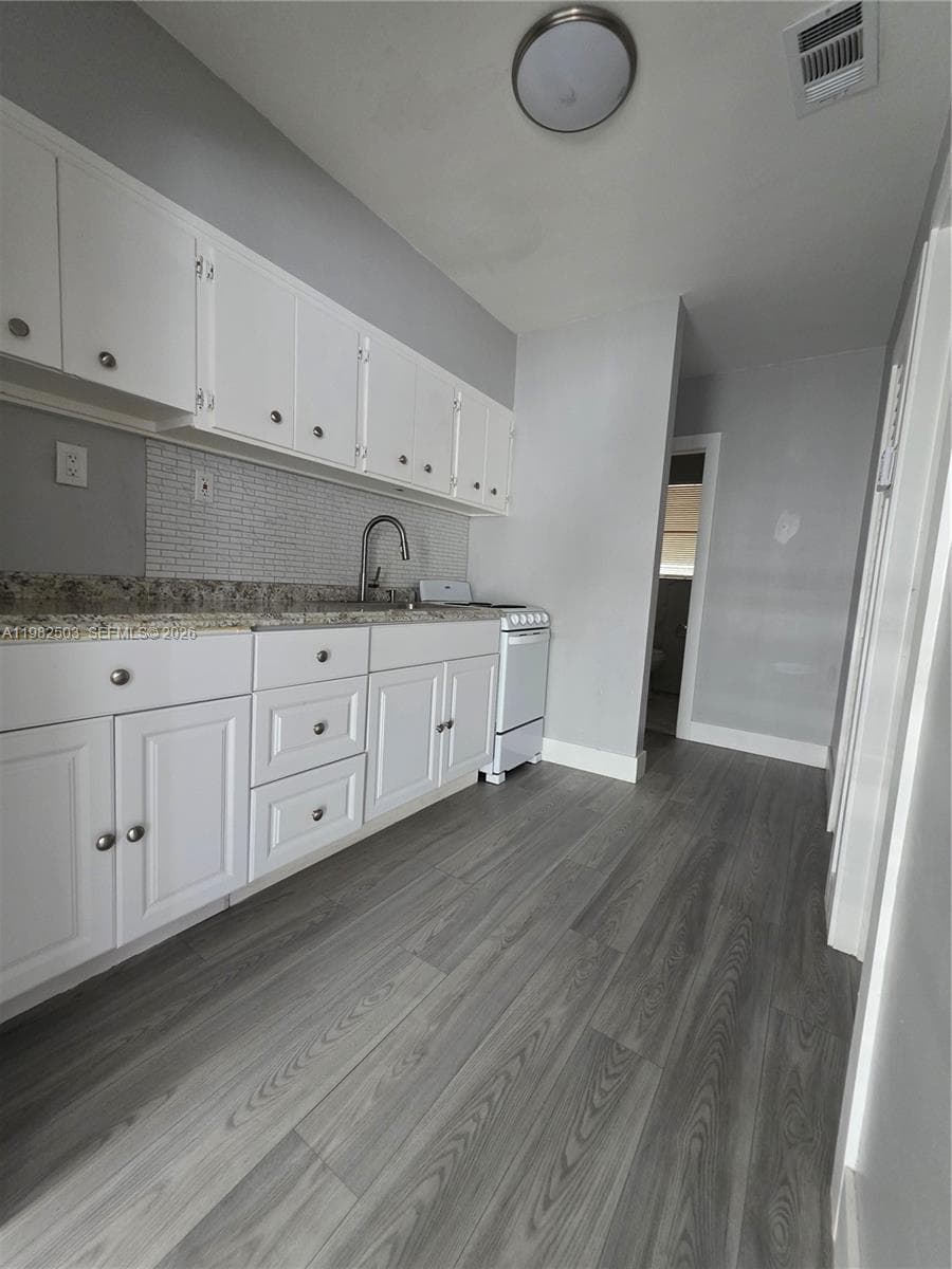 57 Esplanade Dr C photo 4