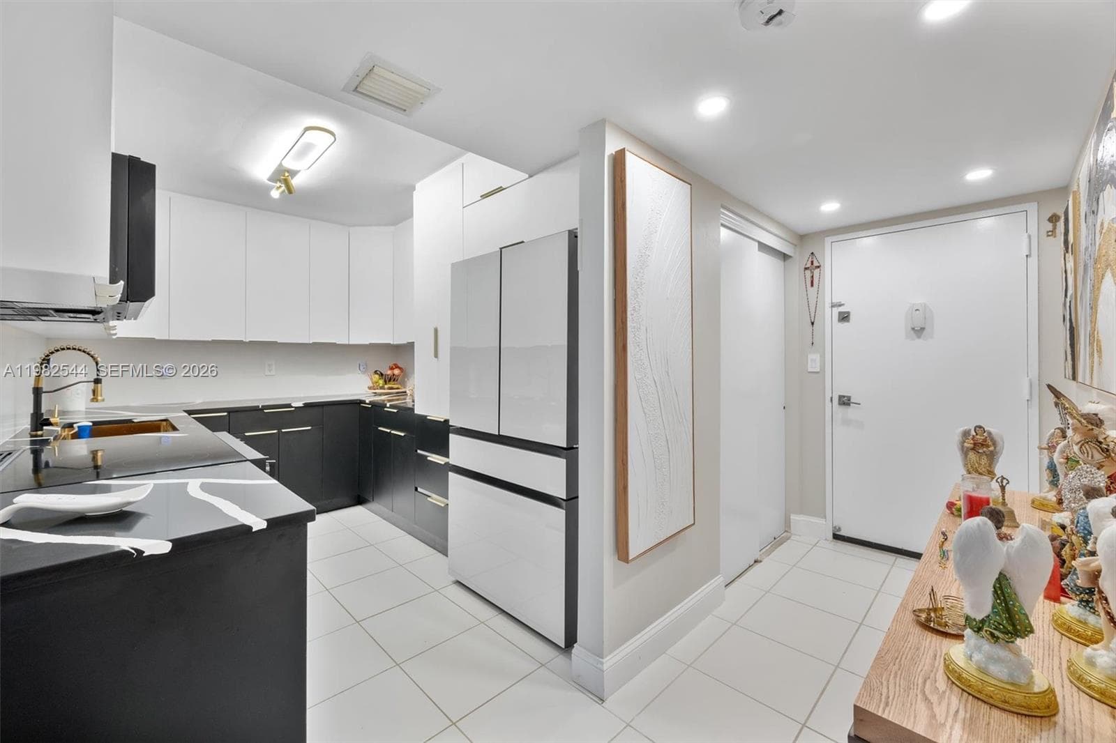 3731 N Country Club Dr 521 photo 6