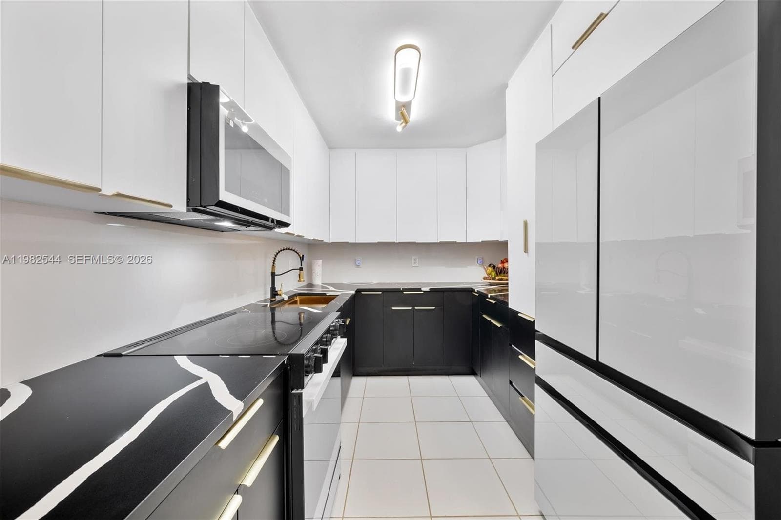 3731 N Country Club Dr 521 photo 7