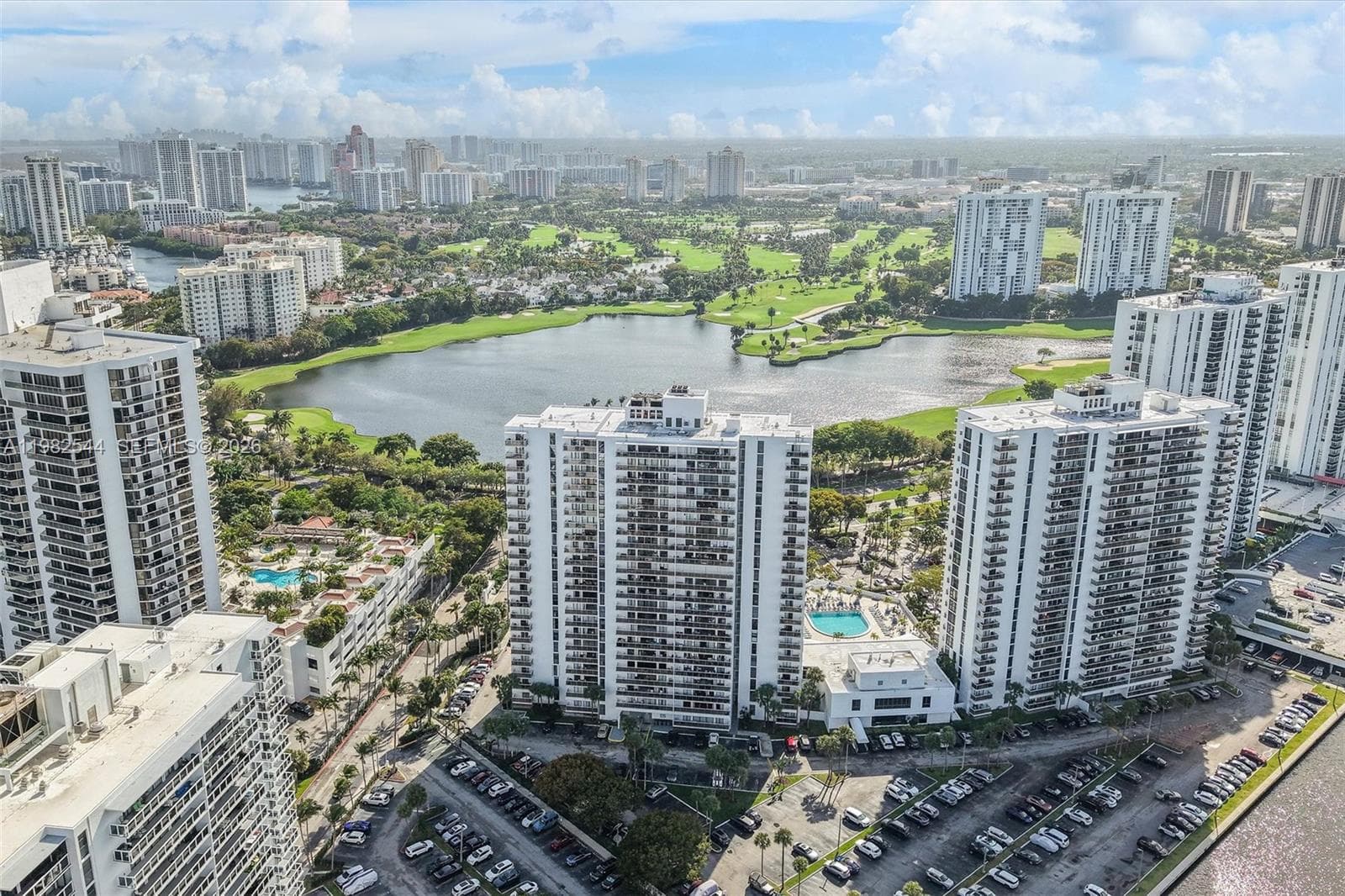 3731 Country Club Dr 521 photo 20