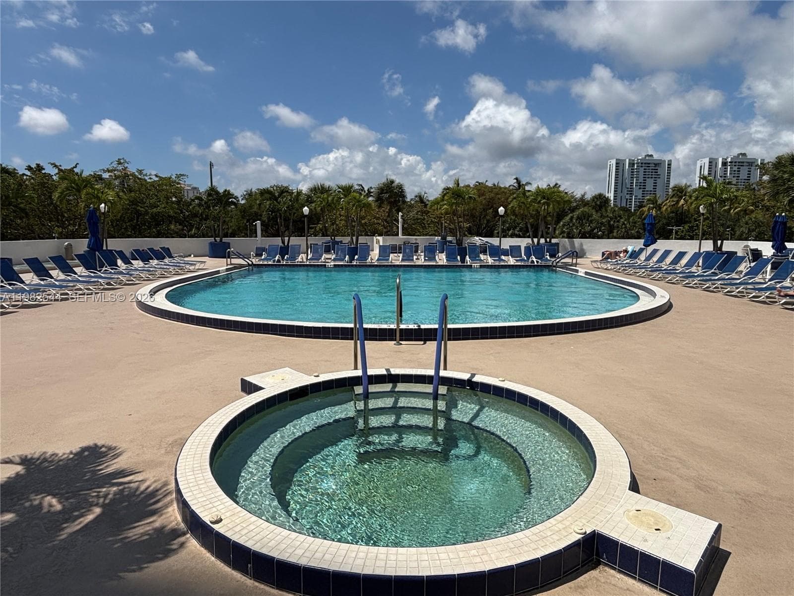 3731 N Country Club Dr 521 photo 14
