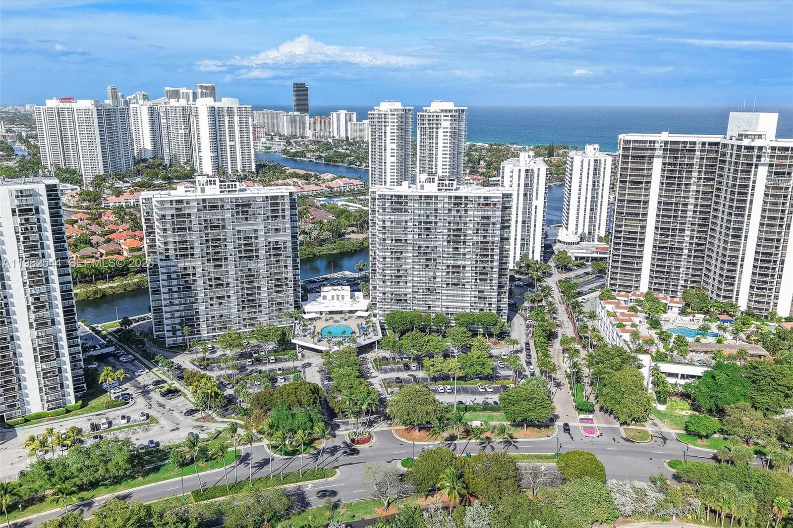 3731 Country Club Dr 521 photo 19