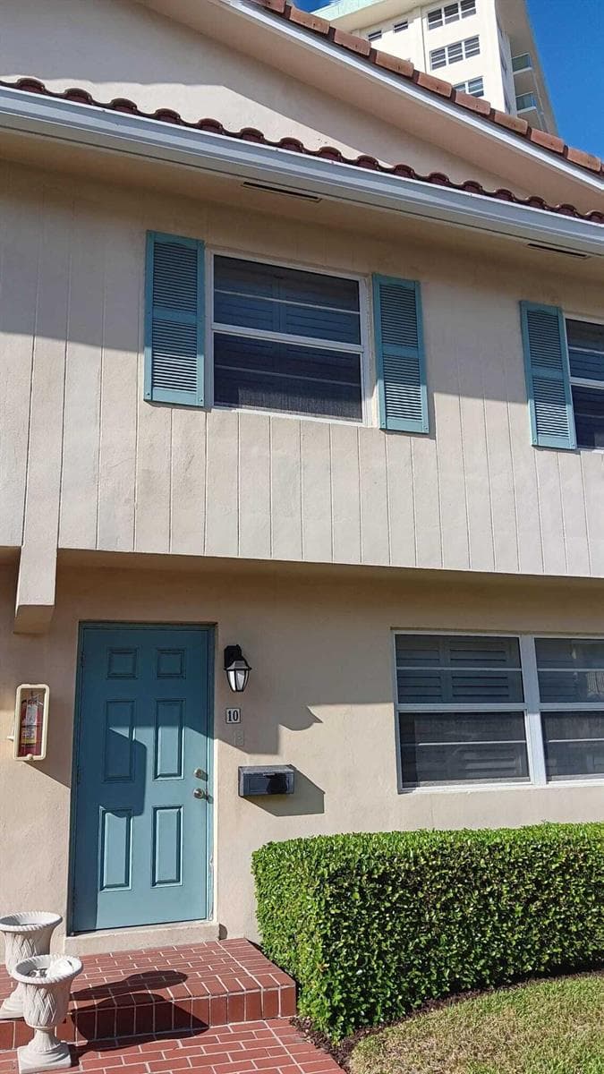 5450 N Ocean Boulevard 10 photo 1