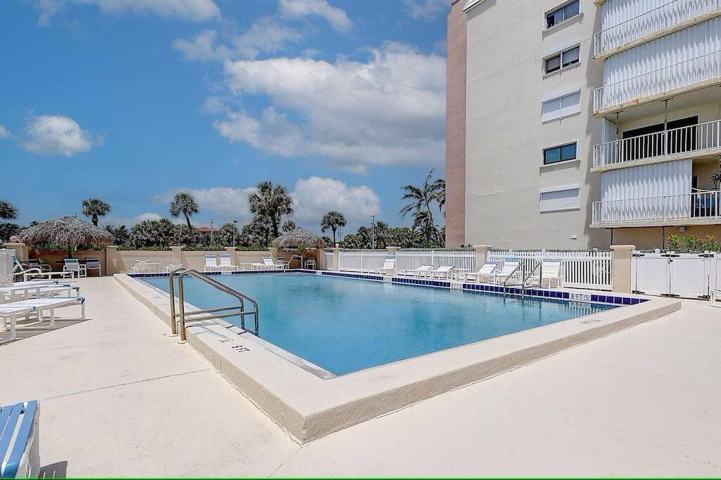 10102 S Ocean Drive 107 photo 23