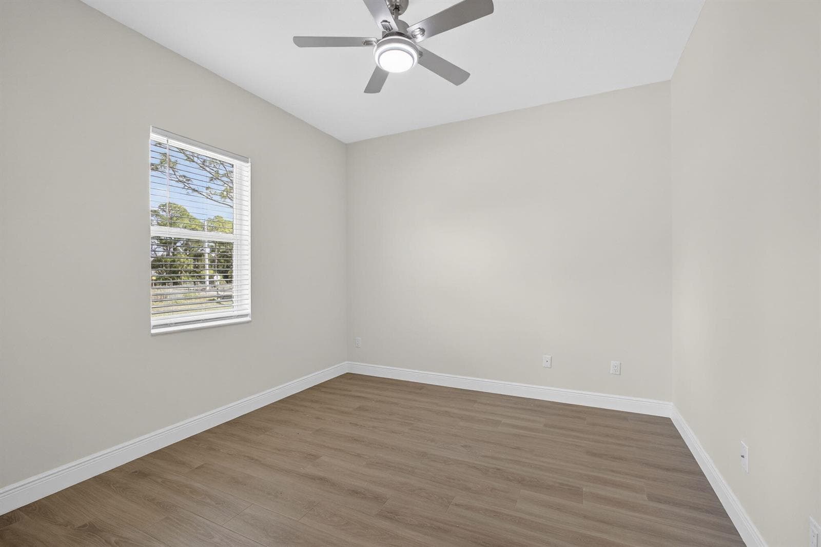 14043 87th Street N photo 17