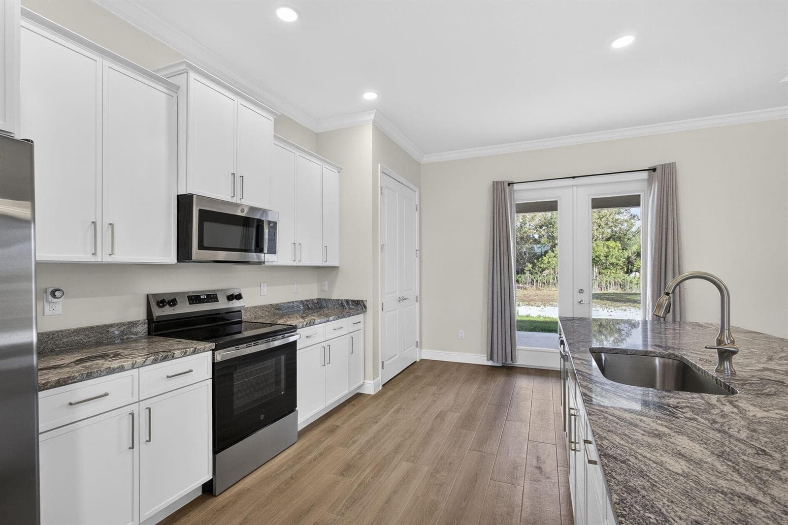 14043 87th Street N photo 11