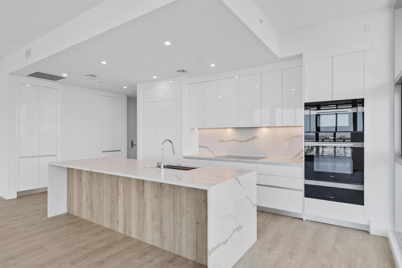 220 Lake Shore Drive 1823 photo 6