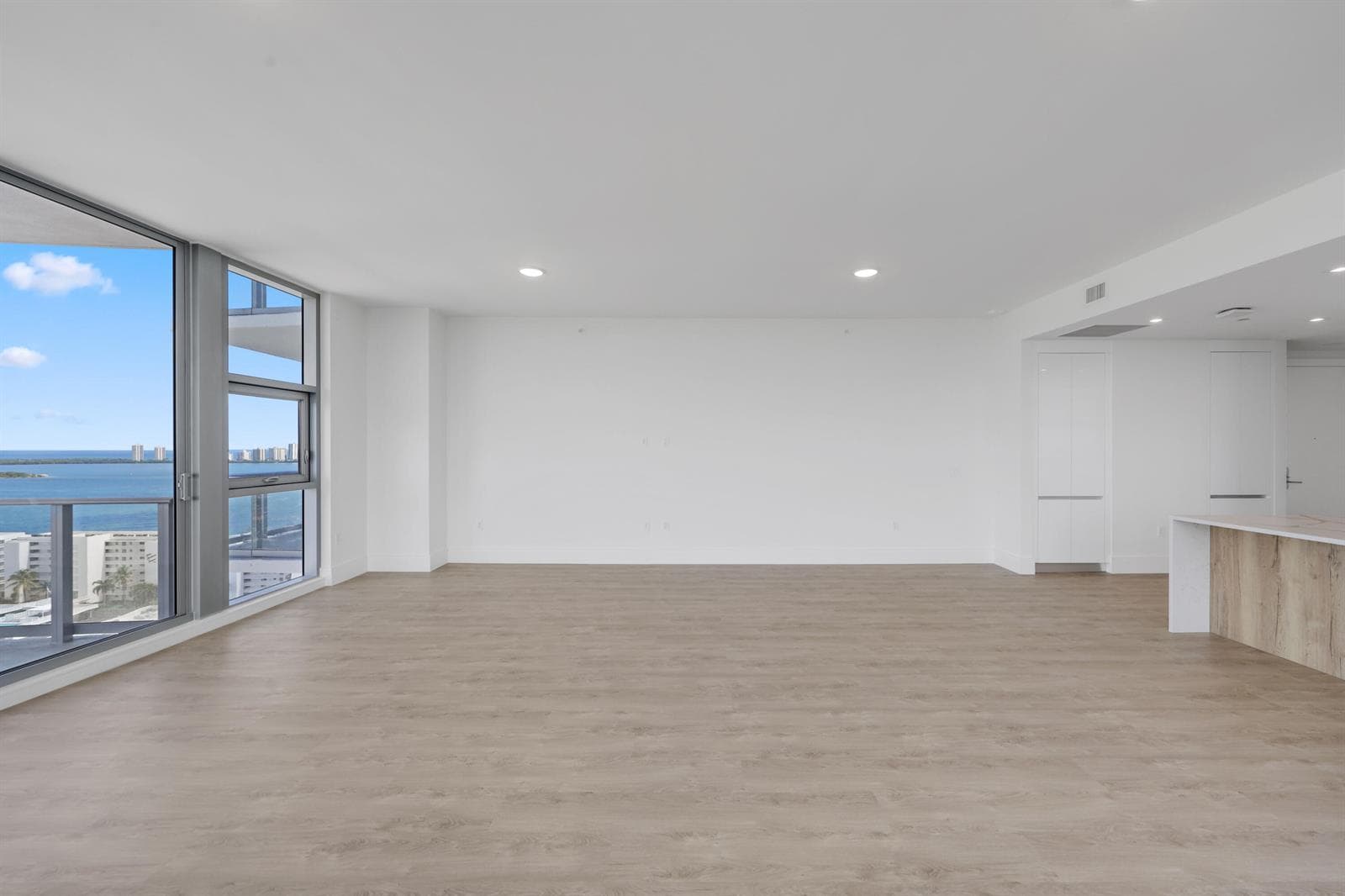 220 Lake Shore Drive 1823 photo 5