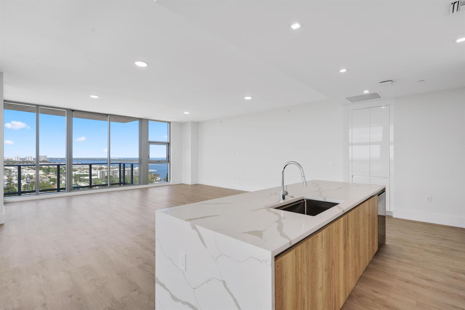 220 Lake Shore Drive 1823 photo 11