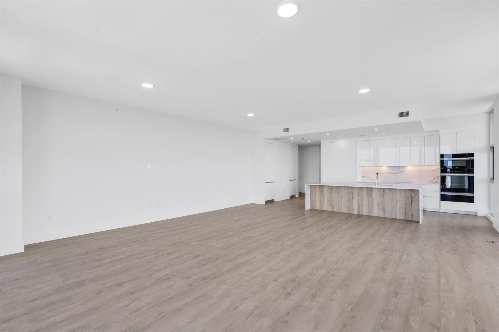 220 Lake Shore Drive 1823 photo 4