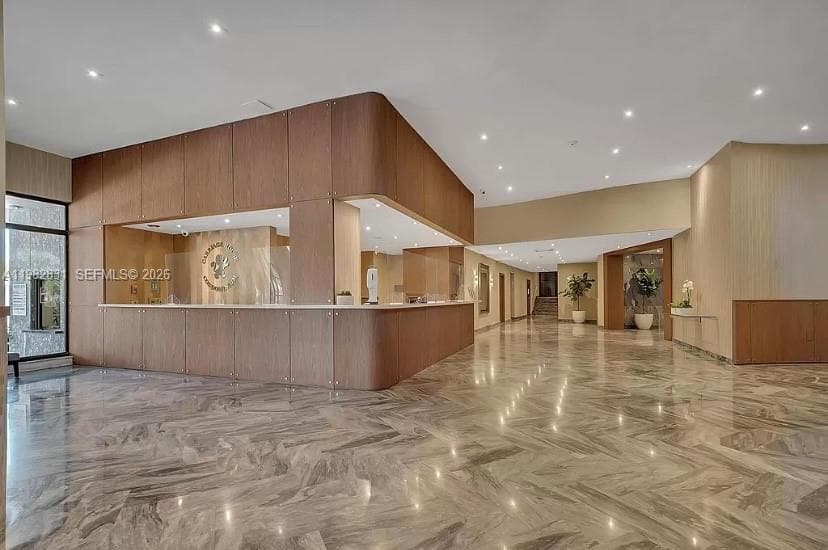 5401 Collins Ave 411 photo 16