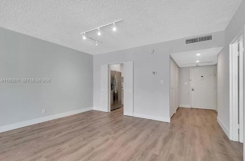 5401 Collins Ave 411 photo 7