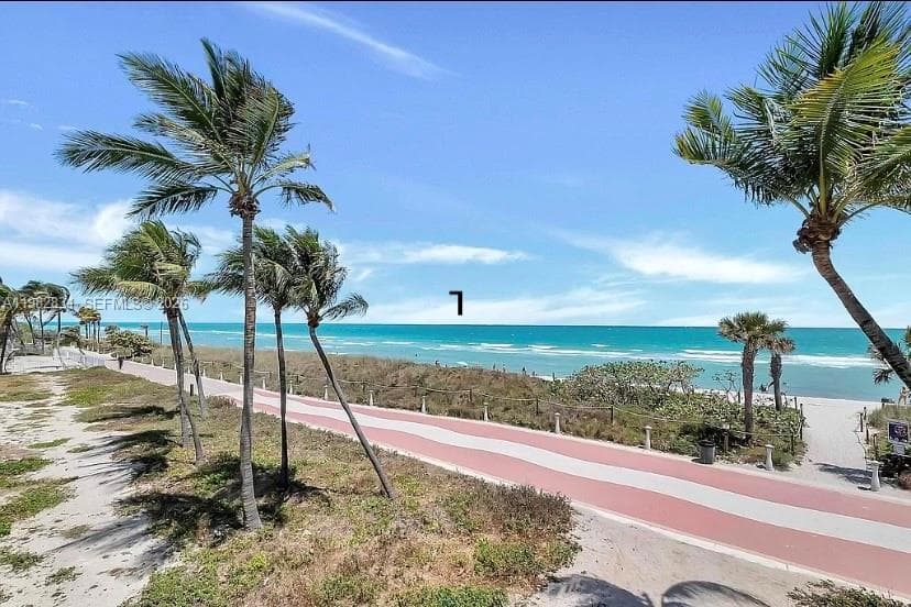 5401 Collins Ave 411 photo 1