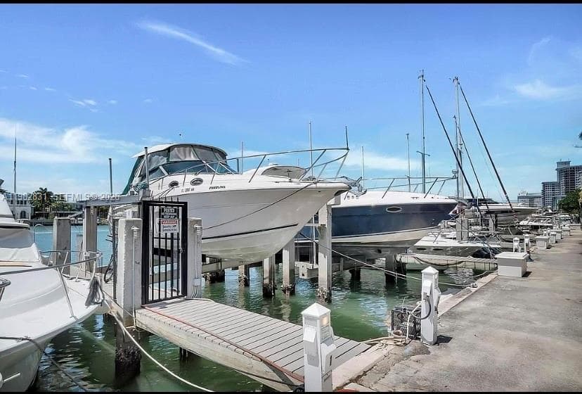 5401 Collins Ave 411 photo 20