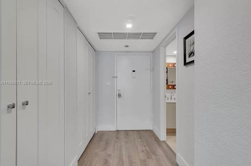5401 Collins Ave 411 photo 11