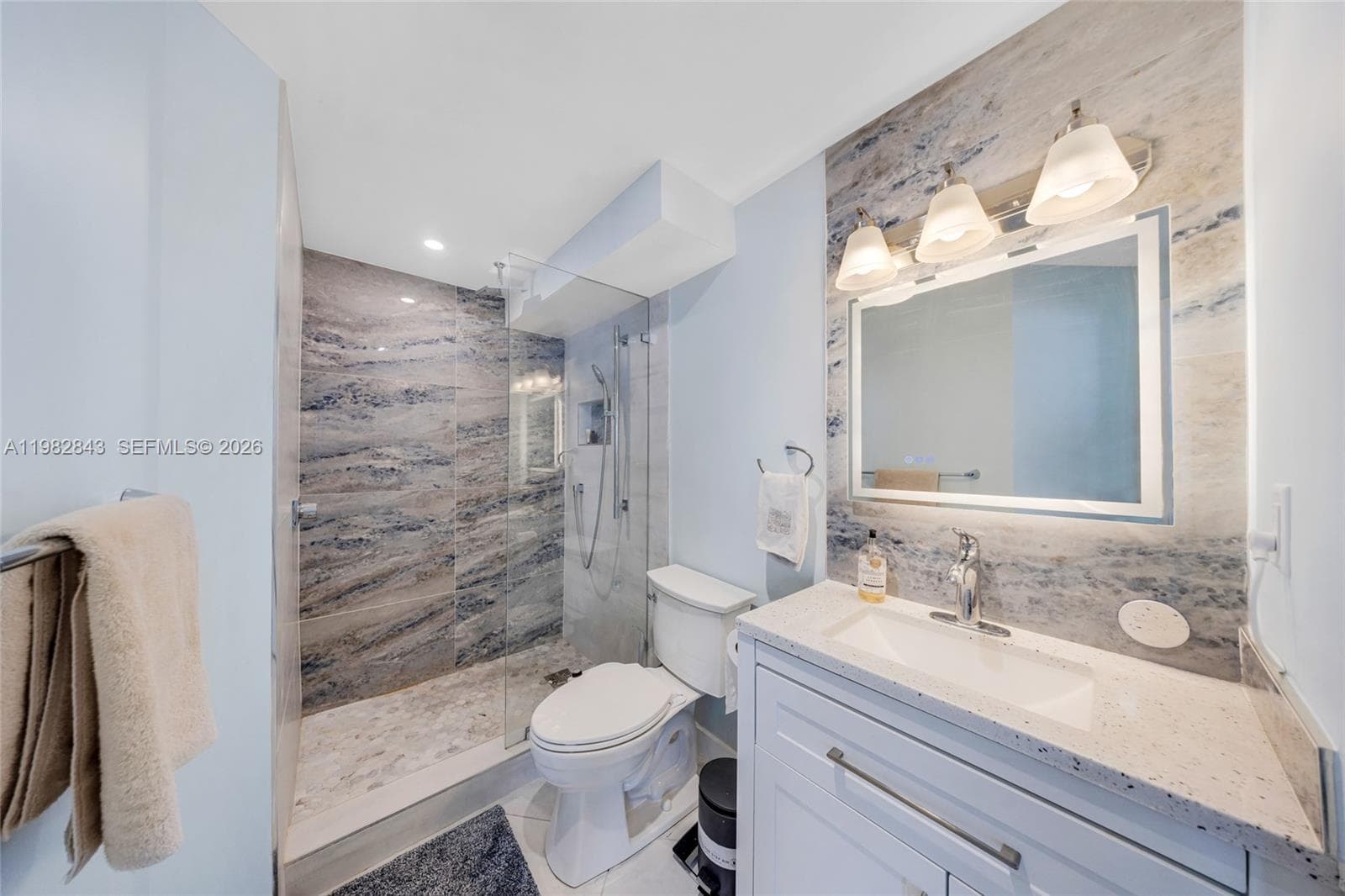 1688 West Ave 801 photo 7