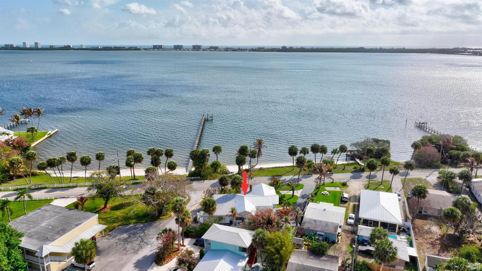 4490 NE Indian River Drive photo 2
