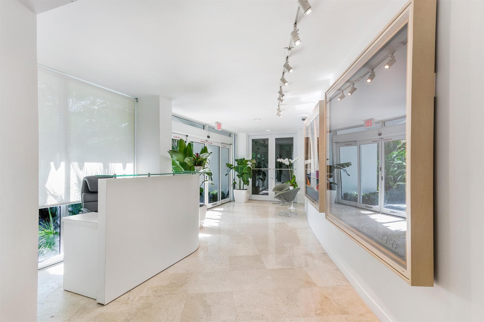 300 S Ocean Boulevard 5g photo 6