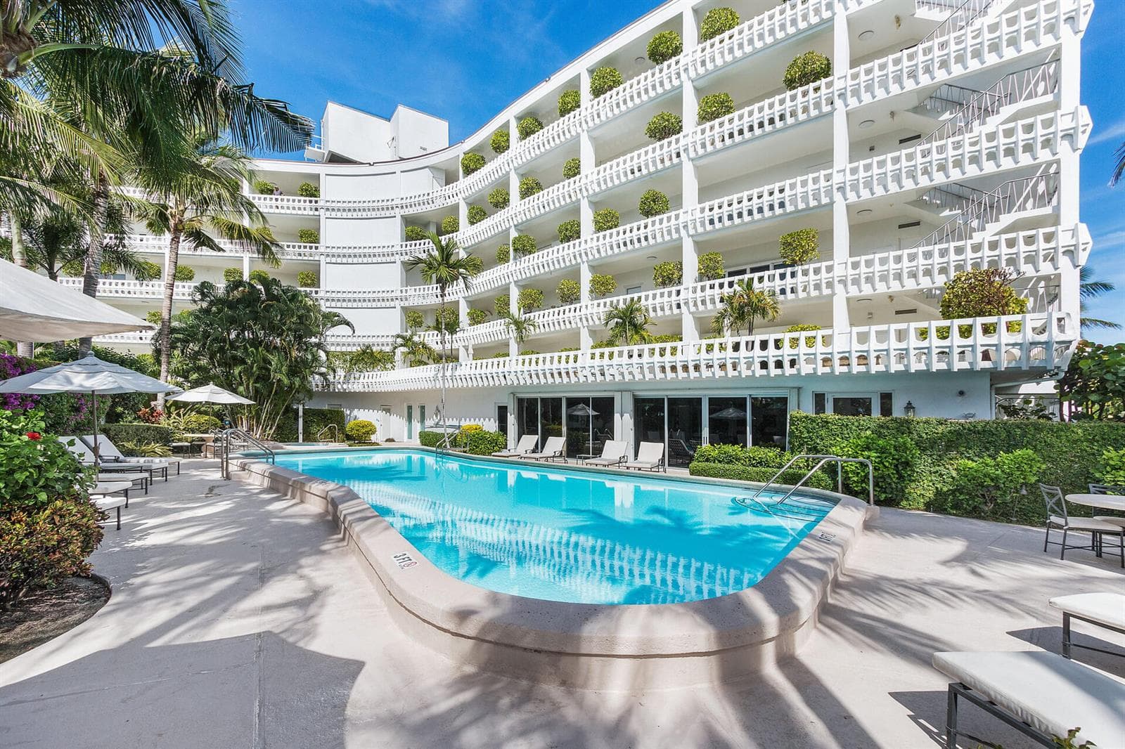 300 S Ocean Boulevard 5g photo 1