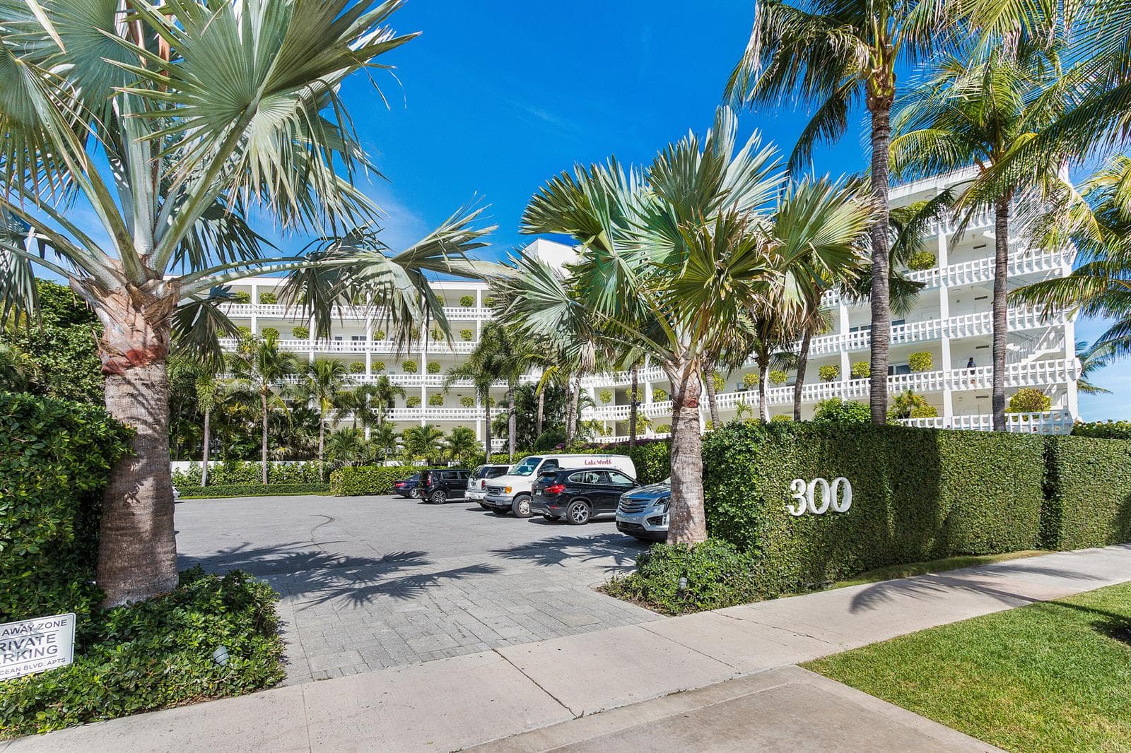 300 S Ocean Boulevard 5g photo 5