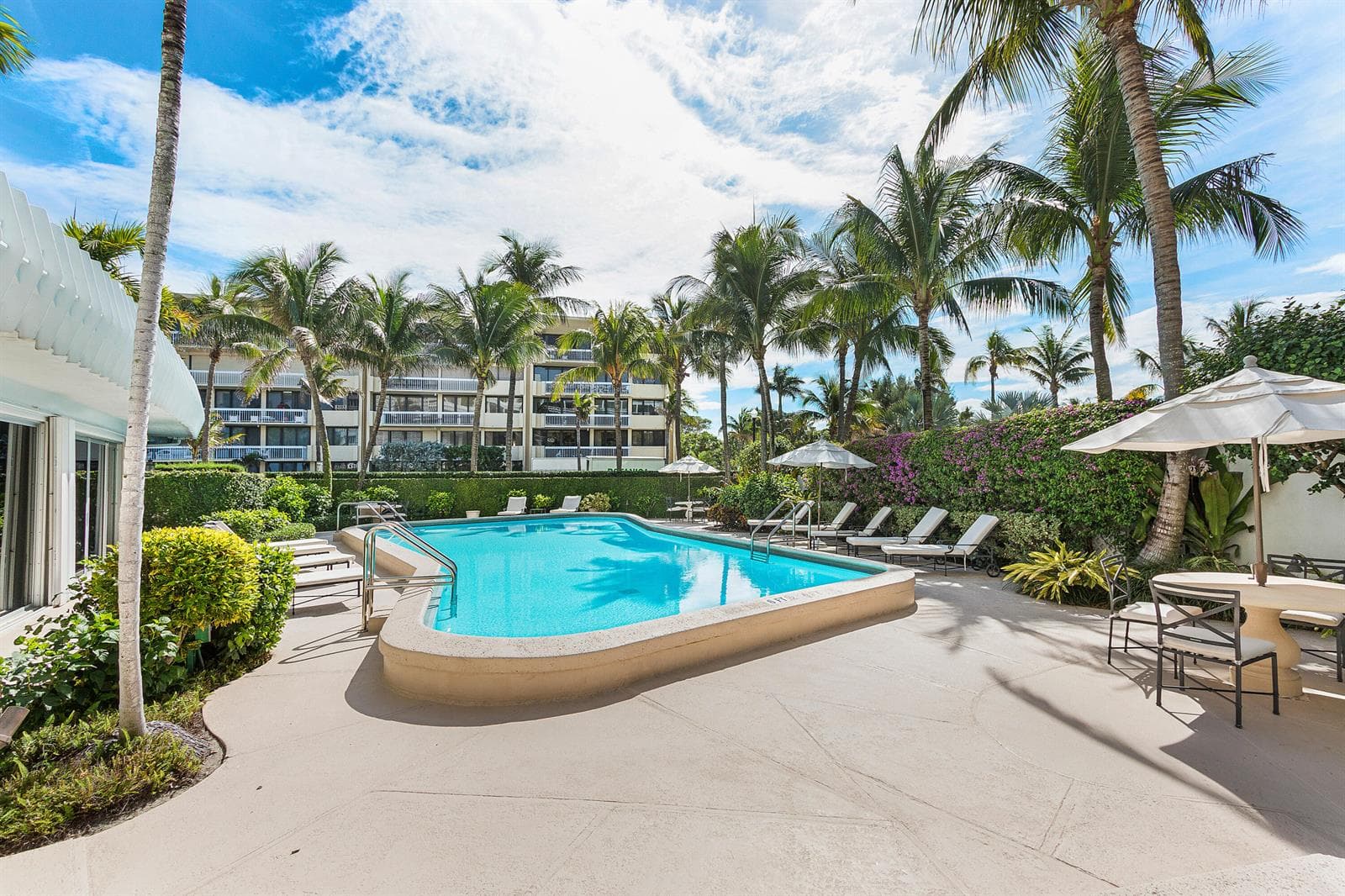 300 S Ocean Boulevard 5g photo 9