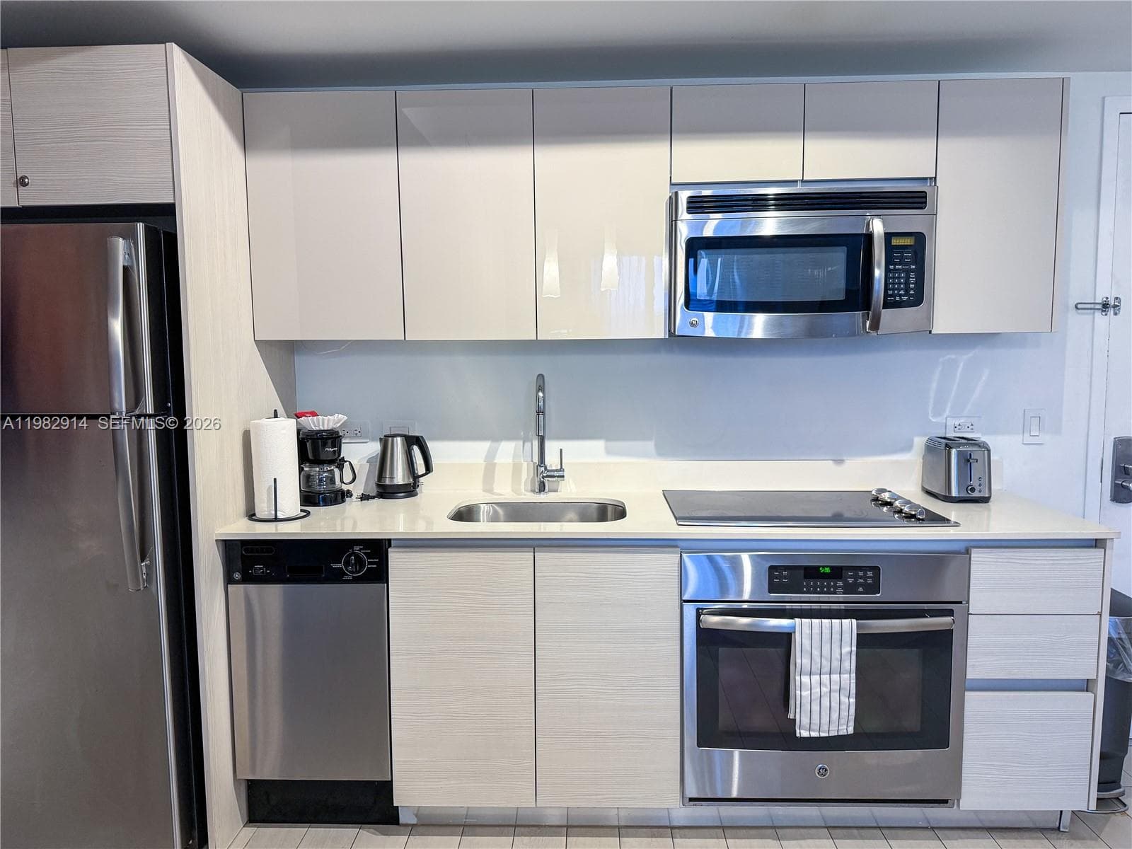 2602 E Hallandale Beach Blvd R805 photo 5
